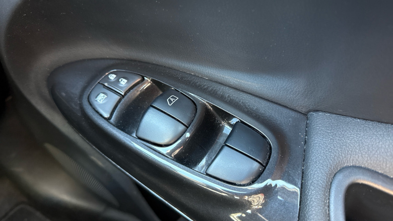 Nissan Juke 1.5 dCi Tekna 5dr Diesel Hatchback